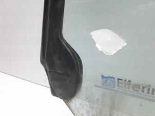 Gebruikte Ruit 2Deurs links-achter Saab 9-3 I (YS3D) 2.0,S 16V Prijs € 75,00 Margeregeling aangeboden door Auto Demontage Elferink B.V.