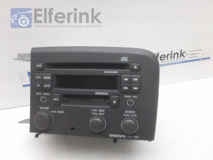 Radio CD Speler van een Volvo S80 (TR/TS) 2.4 T Turbo 20V 2001