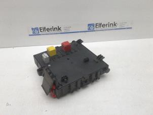 Gebruikte Zekeringkast Saab 9-3 Sport Estate (YS3F) 1.9 TiD Prijs € 50,00 Margeregeling aangeboden door Auto Demontage Elferink B.V.