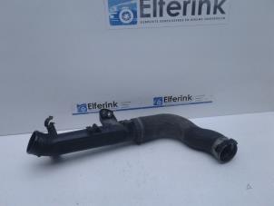 Gebruikte Intercooler Slang Volvo V70 (BW) 2.0 D3 16V Prijs € 25,00 Margeregeling aangeboden door Auto Demontage Elferink B.V.