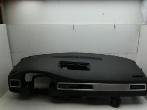 Gebruikte Dashboard Volvo XC70 (BZ) 2.4 D5 20V AWD Prijs € 500,00 Margeregeling aangeboden door Auto Demontage Elferink B.V.