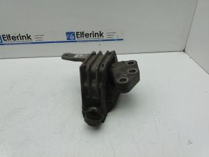 Gebruikte Motorrubber Saab 9-5 (YS3G) 2.0 TiD 16V Prijs € 25,00 Margeregeling aangeboden door Auto Demontage Elferink B.V.