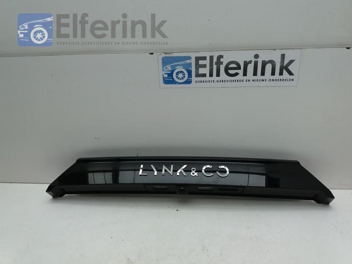 Heckklappengriff Lynk & Co 01