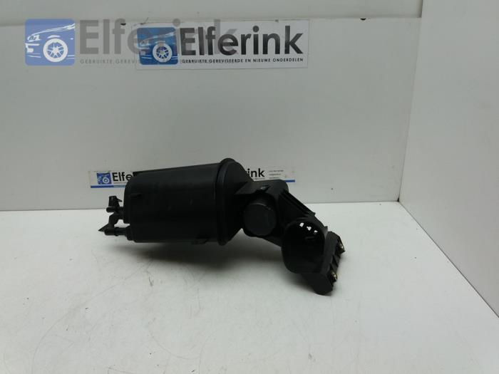 Carbon filter Lynk & Co 01
