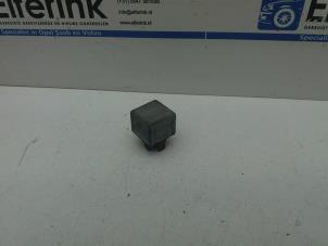 Gebruikte Relais Saab 900 I Combi Coupé 2.0 i 16V Prijs € 25,00 Margeregeling aangeboden door Auto Demontage Elferink B.V.