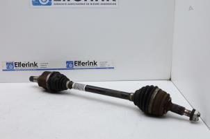 Gebruikte Homokineetas links-voor Opel Grandland (X) 1.2 Turbo 12V Prijs € 125,00 Margeregeling aangeboden door Auto Demontage Elferink B.V.