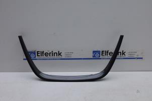 Gebruikte Dashboard sierlijst Opel Grandland (X) 1.2 Turbo 12V Prijs € 25,00 Margeregeling aangeboden door Auto Demontage Elferink B.V.