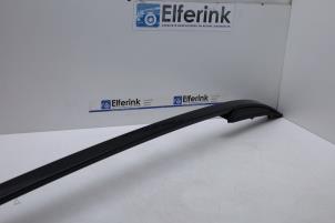 Gebruikte Daklijst rechts Lynk &amp; Co 01 1.5 Prijs € 65,00 Margeregeling aangeboden door Auto Demontage Elferink B.V.