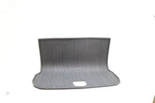 Gebruikte Kofferbak Mat Lynk &amp; Co 01 1.5 PHEV Prijs € 50,00 Margeregeling aangeboden door Auto Demontage Elferink B.V.