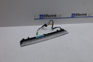 Gebruikte Extra Remlicht midden Lynk &amp; Co 01 1.5 PHEV Prijs € 150,00 Margeregeling aangeboden door Auto Demontage Elferink B.V.