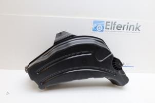 Gebruikte Subwoofer Lynk &amp; Co 01 1.5 PHEV Prijs € 75,00 Margeregeling aangeboden door Auto Demontage Elferink B.V.