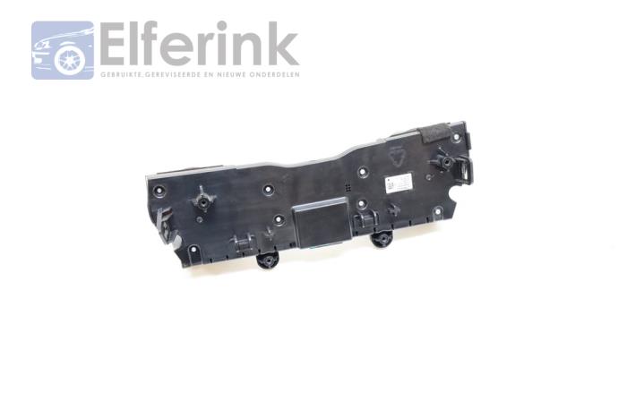 Heater control panel Lynk & Co 01