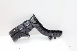 Gebruikte Bumpersteun links-achter Volvo V60 II (ZW) 2.0 D3 16V Prijs € 30,00 Margeregeling aangeboden door Auto Demontage Elferink B.V.