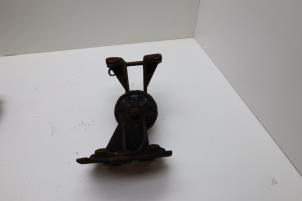 Gebruikte Motorsteun Saab 9-7X 4.2i V6 24V AWD Prijs € 50,00 Margeregeling aangeboden door Auto Demontage Elferink B.V.