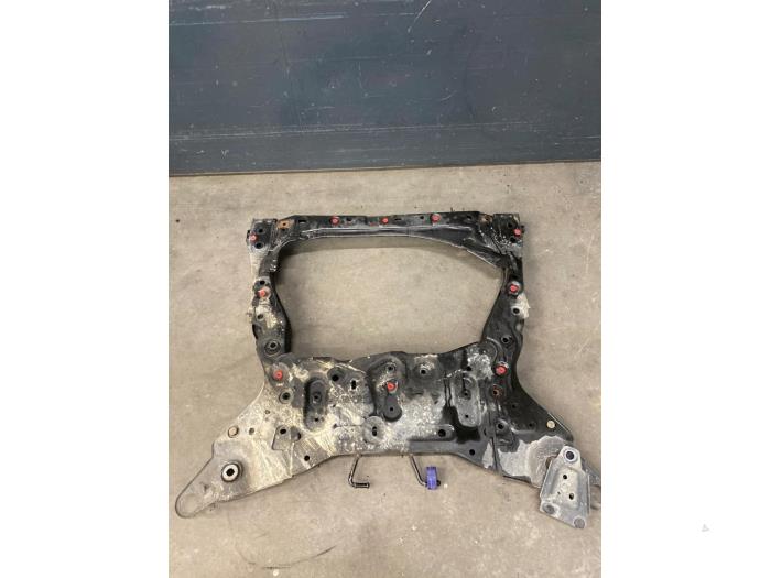 Subframe van een Volvo V60 II (ZW) 2.0 D3 16V 2019