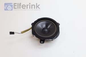 Gebruikte Speaker Saab 9-3 II (YS3F) 1.9 TTiD 16V Prijs € 40,00 Margeregeling aangeboden door Auto Demontage Elferink B.V.