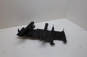 Gebruikte Steun (diversen) Opel Corsa F (UB/UH/UP) Electric, Corsa-e 50kWh Prijs € 50,00 Margeregeling aangeboden door Auto Demontage Elferink B.V.