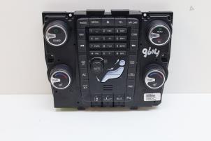 Gebruikte Multi Media Regelunit Volvo V60 I (FW/GW) 2.4 D6 20V Plug-in Hybrid AWD Prijs € 50,00 Margeregeling aangeboden door Auto Demontage Elferink B.V.
