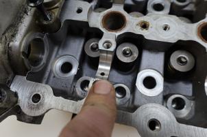 Gebruikte Cilinderkop Volvo V40 (MV) Prijs € 400,00 Margeregeling aangeboden door Auto Demontage Elferink B.V.