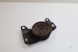 Gebruikte Motorrubber Volvo C70 (MC) 2.4 D5 20V Autom. Prijs € 25,00 Margeregeling aangeboden door Auto Demontage Elferink B.V.