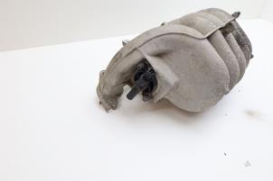 Gebruikte Inlaatspruitstuk Volvo V70 (SW) 2.4 20V 140 Prijs € 40,00 Margeregeling aangeboden door Auto Demontage Elferink B.V.