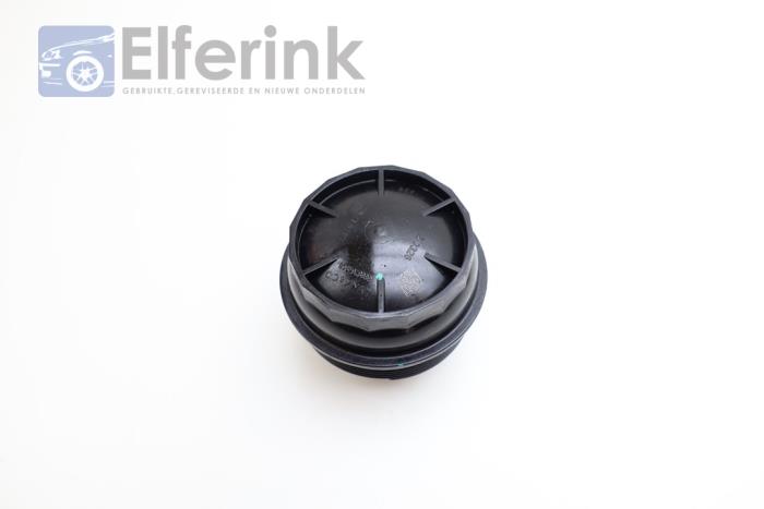 Oil filter holder Lynk & Co 01