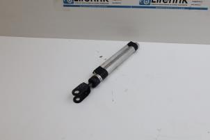 Gebruikte Cabriodak cilinder Saab 9-3 II (YS3F) 1.9 TiD 16V Prijs € 75,00 Margeregeling aangeboden door Auto Demontage Elferink B.V.