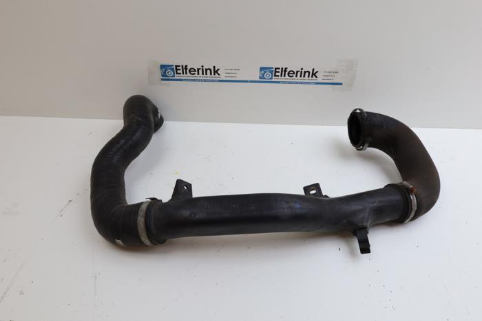 Gebruikte Intercooler Buis Saab 9-3 II (YS3F) 1.9 TTiD 16V Prijs € 100,00 Margeregeling aangeboden door Auto Demontage Elferink B.V.