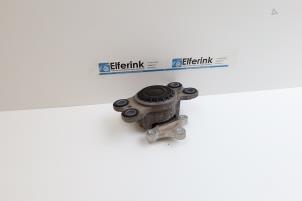 Gebruikte Motorsteun Volvo V60 I (FW/GW) 2.0 T5 16V Prijs € 40,00 Margeregeling aangeboden door Auto Demontage Elferink B.V.