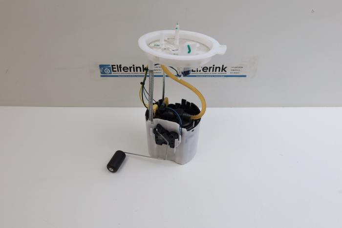 Gebruikte Tank element Pomp Lynk &amp; Co 01 1.5 PHEV Prijs € 165,00 Margeregeling aangeboden door Auto Demontage Elferink B.V.