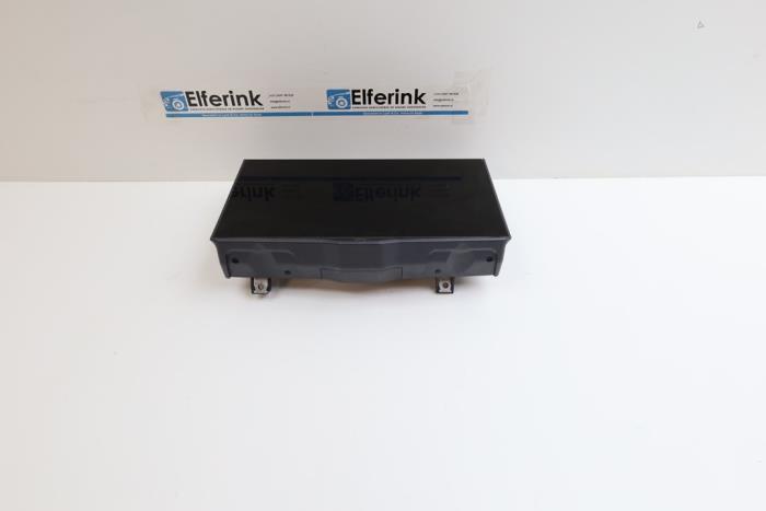 Gebruikte Display Interieur Lynk &amp; Co 01 1.5 PHEV Prijs € 650,00 Margeregeling aangeboden door Auto Demontage Elferink B.V.