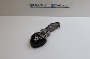 Gebruikte Motorrubber Lynk &amp; Co 01 1.5 PHEV Prijs € 30,00 Margeregeling aangeboden door Auto Demontage Elferink B.V.