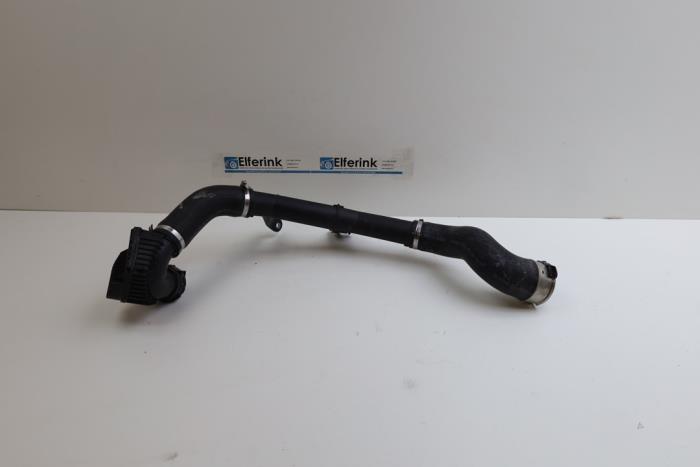 Gebruikte Intercooler Buis Lynk &amp; Co 01 1.5 PHEV Prijs € 100,00 Margeregeling aangeboden door Auto Demontage Elferink B.V.