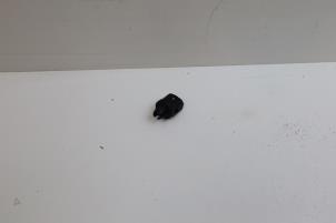 Gebruikte Sensor Temeratuur buiten Volvo V70 (GW/LW/LZ) 2.4 XC LPT 4x4 20V Prijs € 25,00 Margeregeling aangeboden door Auto Demontage Elferink B.V.