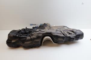 Gebruikte Tank Volvo V60 II (ZW) 2.0 D3 16V Prijs € 150,00 Margeregeling aangeboden door Auto Demontage Elferink B.V.