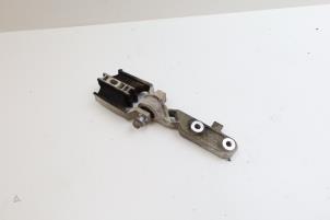 Gebruikte Motorsteun Volvo V60 II (ZW) 2.0 D3 16V Prijs € 50,00 Margeregeling aangeboden door Auto Demontage Elferink B.V.