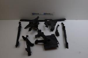 Gebruikte Afdekplaat diversen Volvo V60 II (ZW) 2.0 D3 16V Prijs € 75,00 Margeregeling aangeboden door Auto Demontage Elferink B.V.