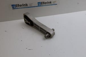 Gebruikte Motorsteun Volvo V60 II (ZW) 2.0 D3 16V Prijs € 35,00 Margeregeling aangeboden door Auto Demontage Elferink B.V.