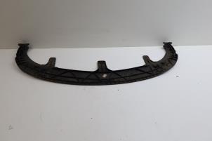 Gebruikte Bumper onderplaat Saab 9-5 (YS3G) 2.0 TiD 16V Prijs € 40,00 Margeregeling aangeboden door Auto Demontage Elferink B.V.