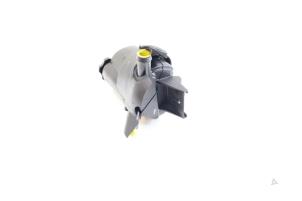 Gebruikte Servo Oliereservoir Saab 9-5 (YS3G) 2.0 TiD 16V Prijs € 25,00 Margeregeling aangeboden door Auto Demontage Elferink B.V.