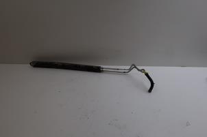 Gebruikte Oliekoeler Saab 9-5 (YS3G) 2.0 TiD 16V Prijs € 50,00 Margeregeling aangeboden door Auto Demontage Elferink B.V.