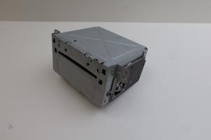 Gebruikte Radio Saab 9-5 (YS3G) 2.0 TiD 16V Prijs € 100,00 Margeregeling aangeboden door Auto Demontage Elferink B.V.