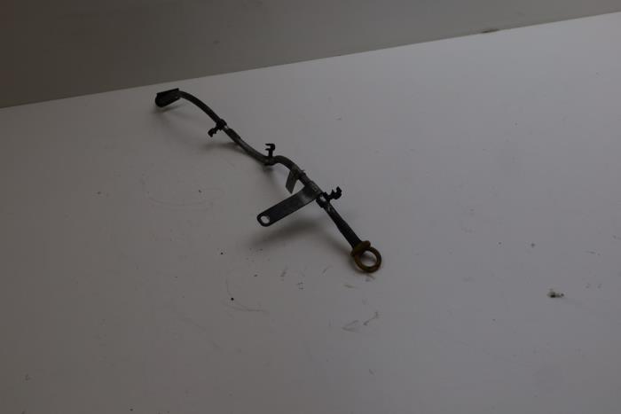 Gebruikte Olie niveau sensor Saab 9-5 (YS3E) 1.9 TiD 16V Prijs € 25,00 Margeregeling aangeboden door Auto Demontage Elferink B.V.