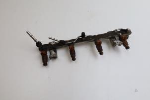 Gebruikte Injector brug Saab 9-5 (YS3E) 2.3t 16V Prijs € 125,00 Margeregeling aangeboden door Auto Demontage Elferink B.V.