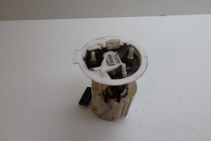 Gebruikte Tank element Pomp Volvo V60 I (FW/GW) 2.4 D6 20V Plug-in Hybrid AWD Prijs € 50,00 Margeregeling aangeboden door Auto Demontage Elferink B.V.