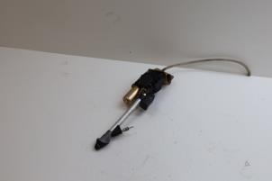 Gebruikte Antenne Saab 9-3 I (YS3D) 2.0t 16V Ecopower Prijs € 85,00 Margeregeling aangeboden door Auto Demontage Elferink B.V.