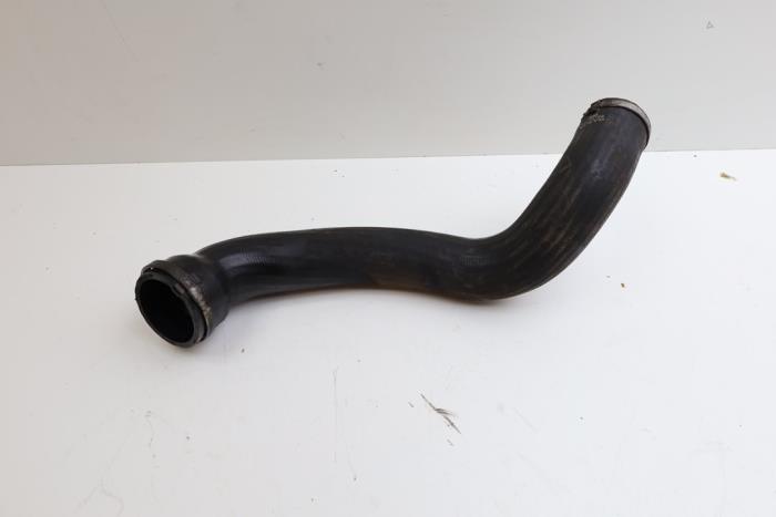 Gebruikte Intercooler Slang Volvo S80 (AR/AS) 2.5 T Turbo 20V Prijs € 30,00 Margeregeling aangeboden door Auto Demontage Elferink B.V.