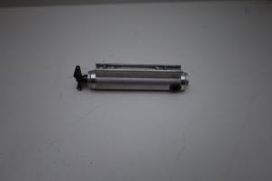 Gebruikte Cabriodak cilinder Saab 9-3 II (YS3F) 2.0T 16V Prijs € 200,00 Margeregeling aangeboden door Auto Demontage Elferink B.V.