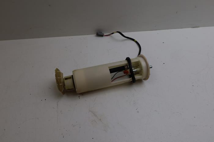 Gebruikte Tank element Pomp Volvo V70 (GW/LW/LZ) 2.5 10V Prijs € 45,00 Margeregeling aangeboden door Auto Demontage Elferink B.V.