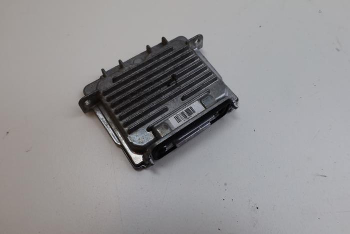 Gebruikte Xenon module Volvo XC60 I (DZ) 2.0 D4 16V Prijs € 50,00 Margeregeling aangeboden door Auto Demontage Elferink B.V.